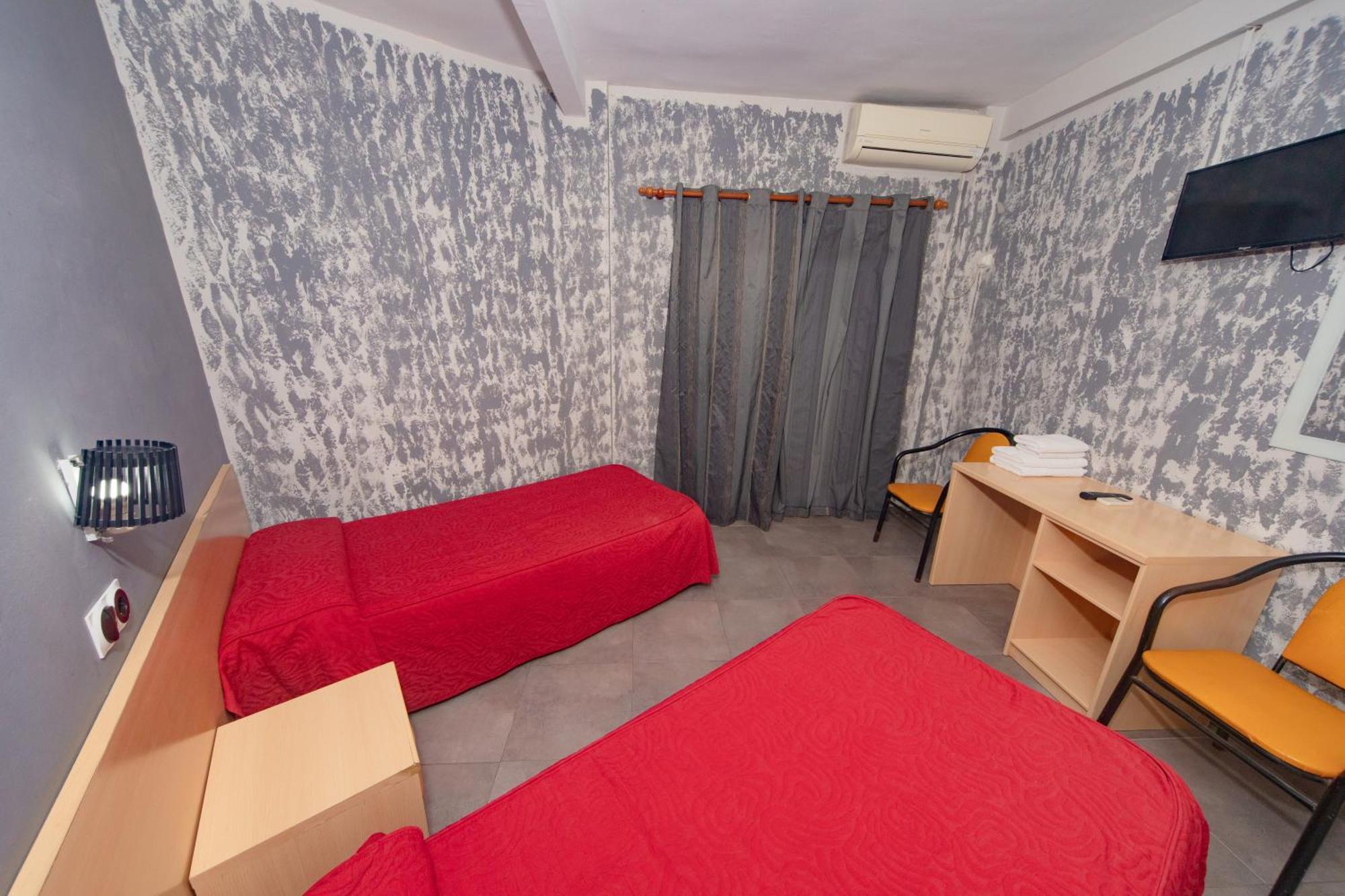 Hostal Virginia Favareta Esterno foto
