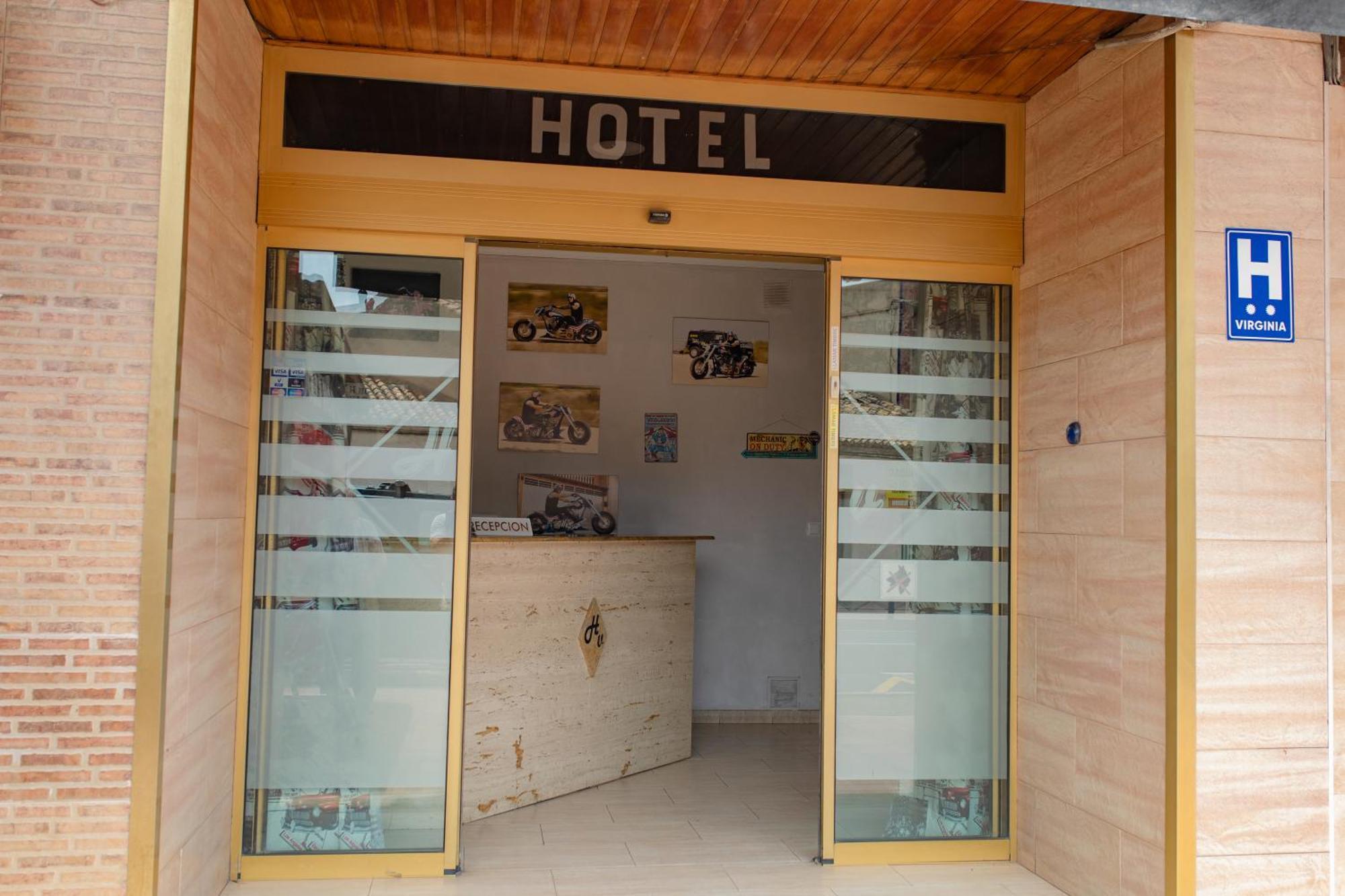 Hostal Virginia Favareta Esterno foto